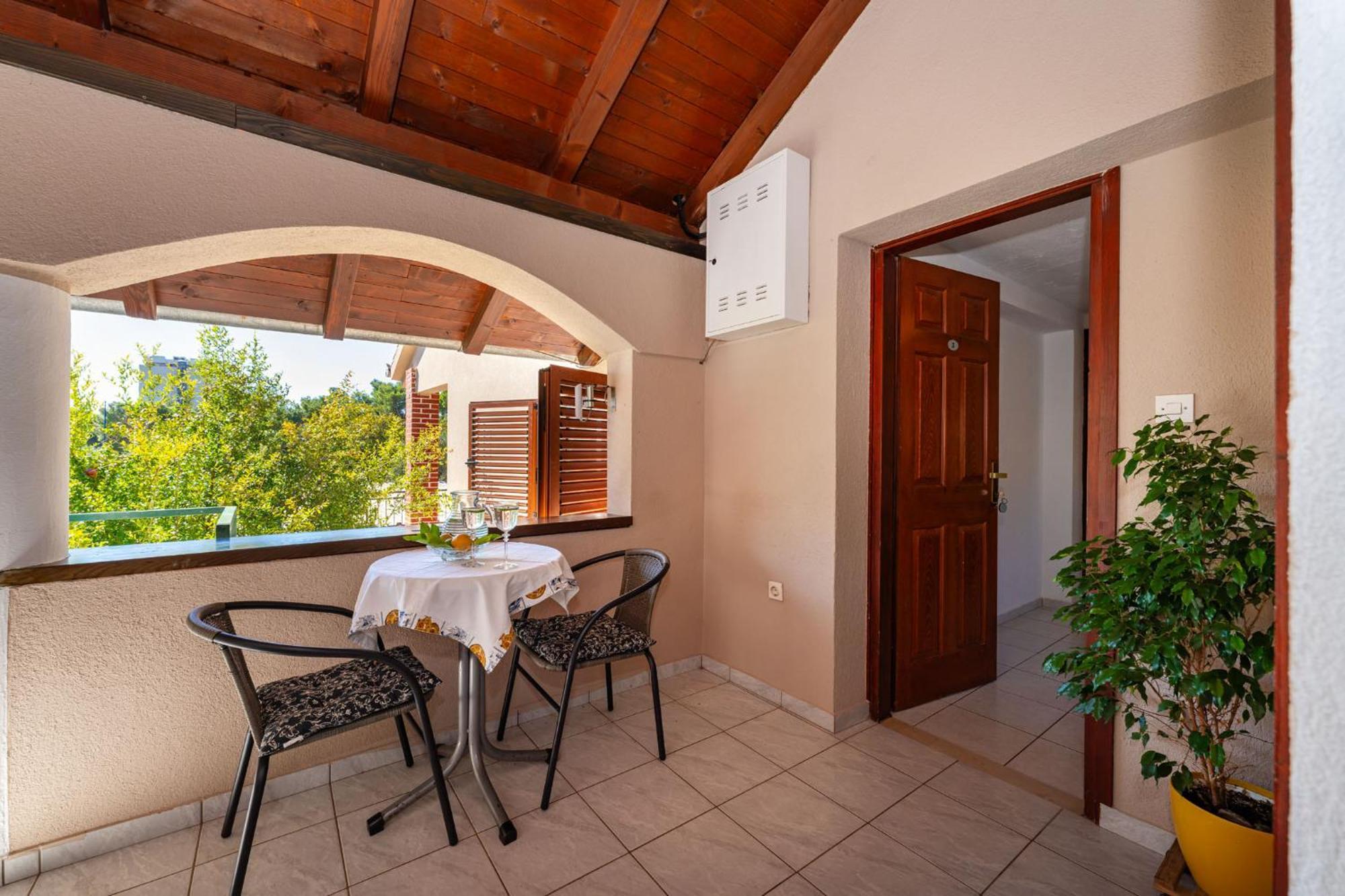 Apartments Adriana Starigrad Paklenica Quarto foto