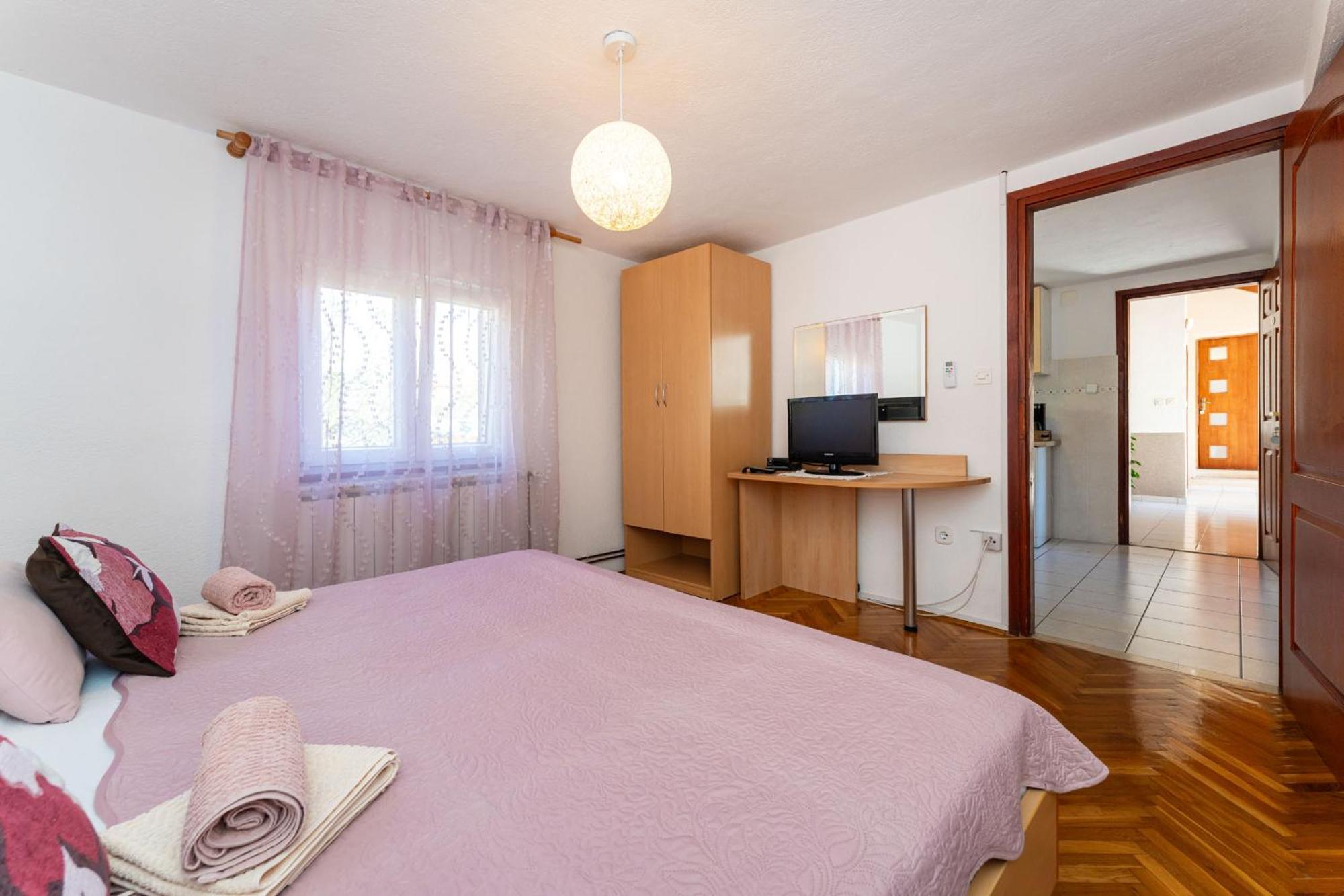 Apartments Adriana Starigrad Paklenica Quarto foto